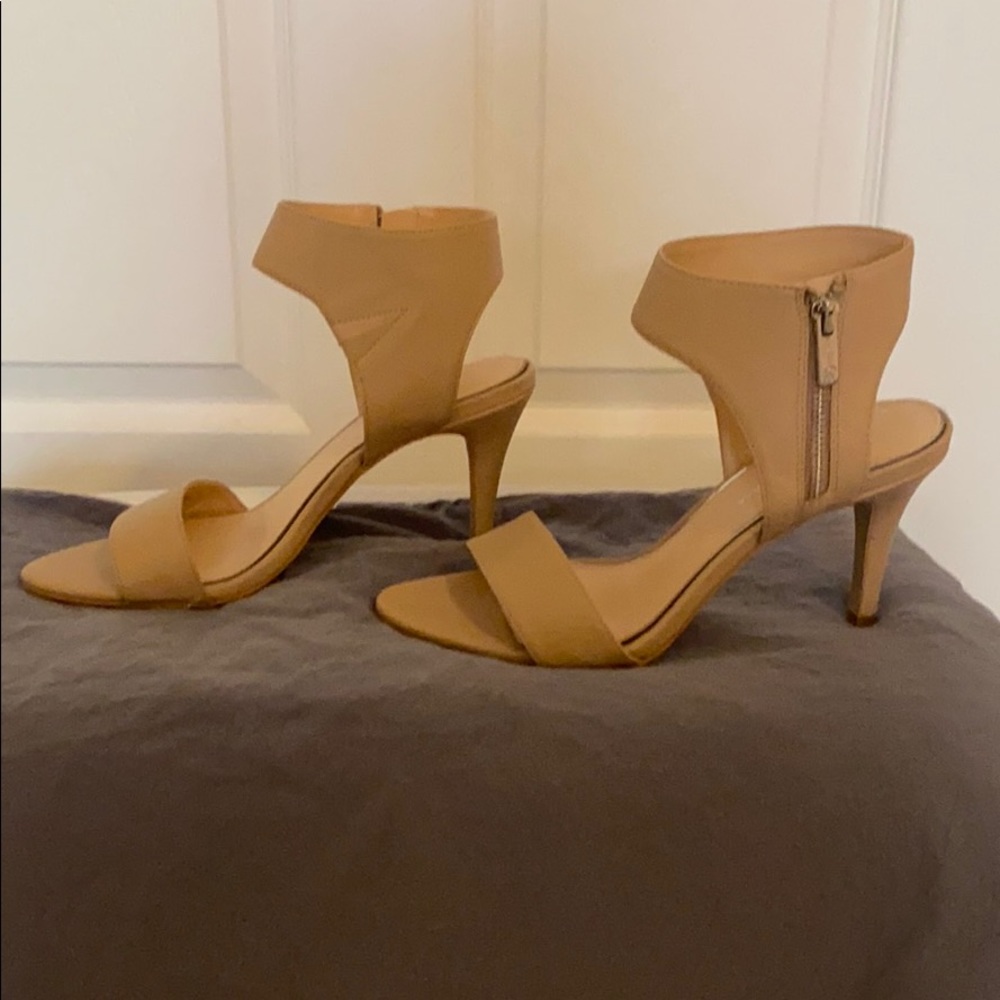 Jessica Simpson Sandals / heels size 9